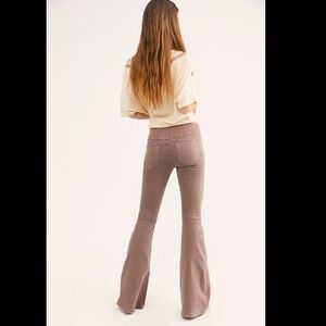 Women's Flared Jeans in Taupe